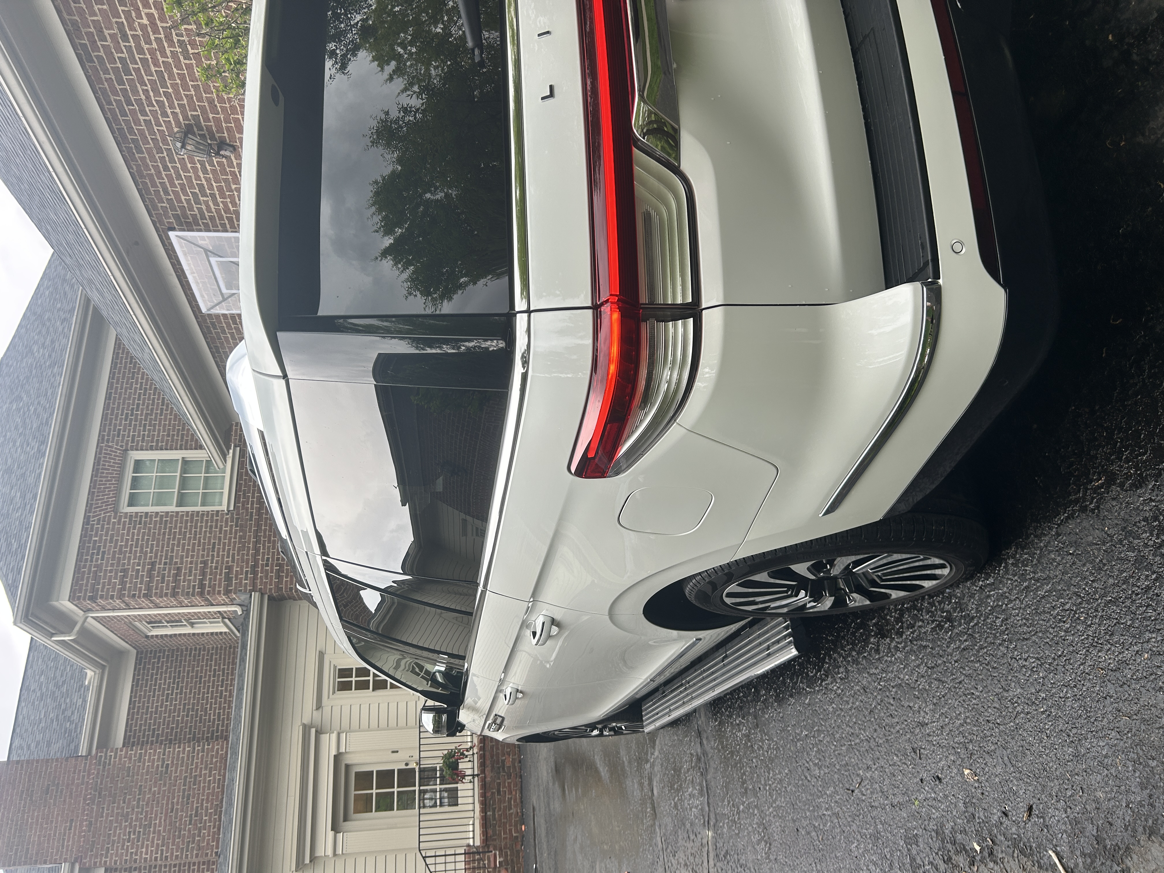 Navigator rear exterior after cleaning